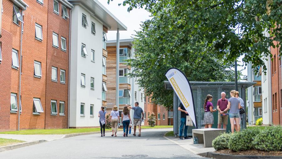 London Surrey University (10-17) School Gallery 1527 2